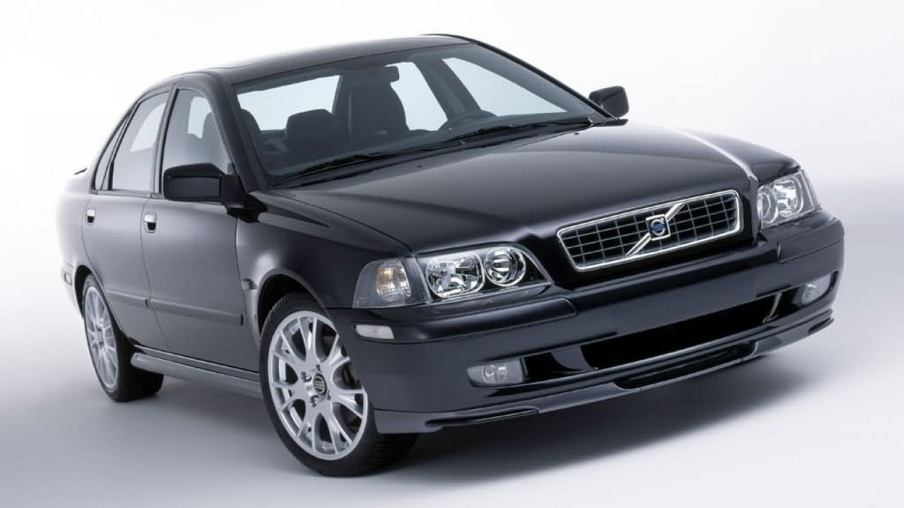 How To Replace / Install Electric Aerial - Volvo S40 1996 To 2004