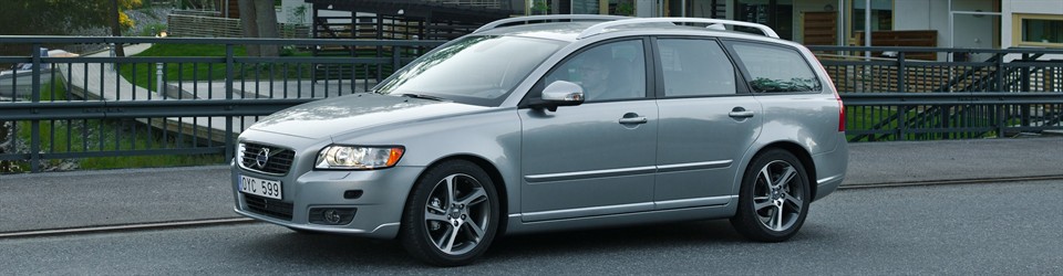Volvo S40 / V50 Versions and Engines by year (2004 to 2011)