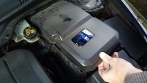 how-to-replace-battery-volvo-s40-v50-c30-c70-2